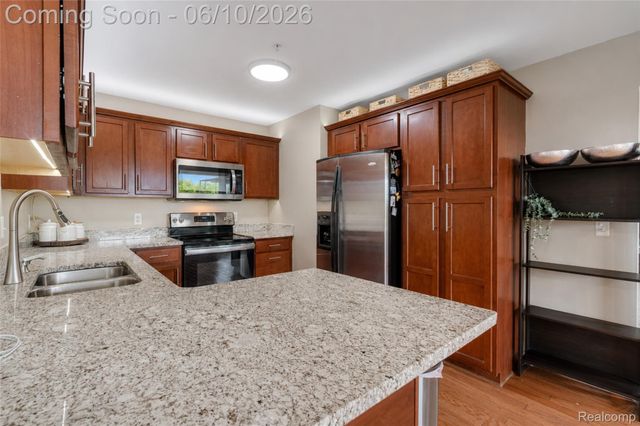 41633 Tera Lane, Novi, MI 48375
