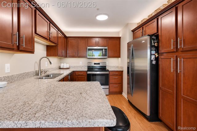 41633 Tera Lane, Novi, MI 48375
