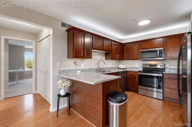 41633 Tera Lane, Novi, MI 48375