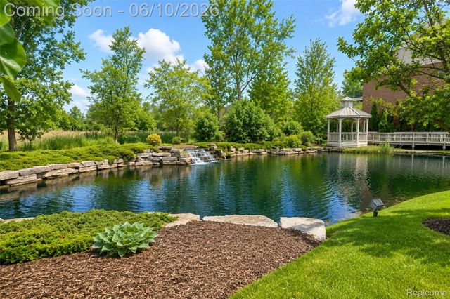41633 Tera Lane, Novi, MI 48375