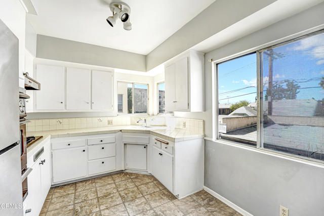 1749 N Edgemont Street, Los Angeles, CA 90027