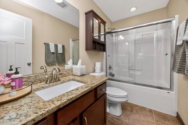 925 S 90th Street, West Des Moines, IA 50266