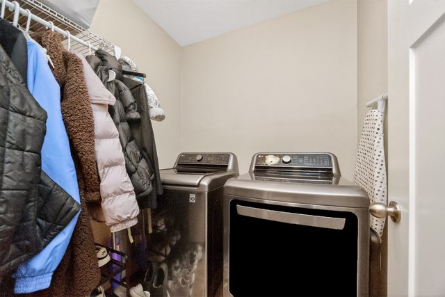 925 S 90th Street, West Des Moines, IA 50266