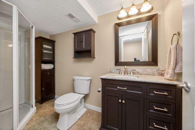 925 S 90th Street, West Des Moines, IA 50266