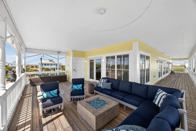 730 Beachtown Passage, Galveston, TX 77550