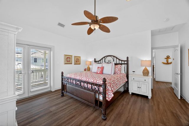 730 Beachtown Passage, Galveston, TX 77550