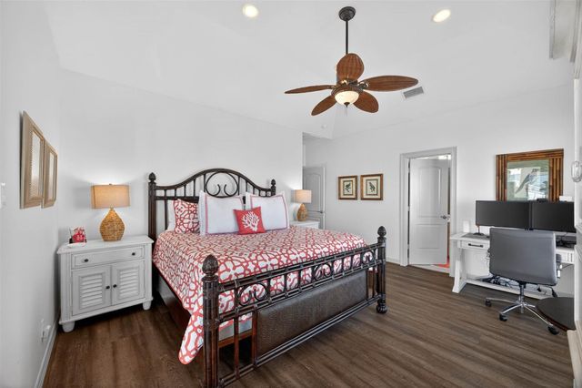 730 Beachtown Passage, Galveston, TX 77550