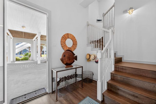 730 Beachtown Passage, Galveston, TX 77550