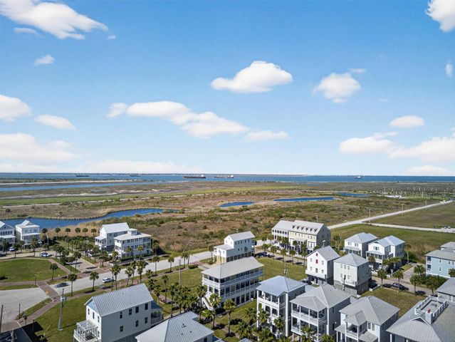 730 Beachtown Passage, Galveston, TX 77550