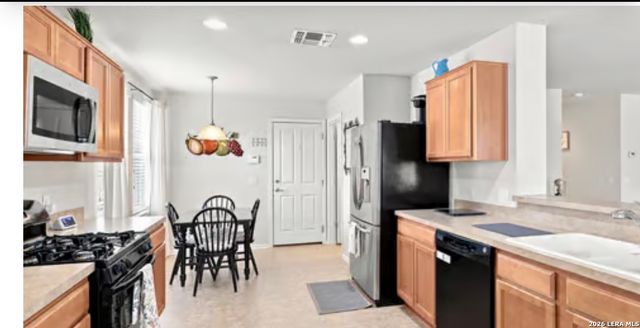 2614 Amethyst Dr, San Antonio, TX 78259