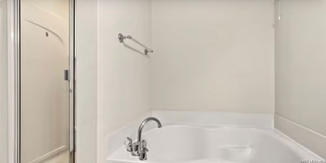 2614 Amethyst Dr, San Antonio, TX 78259