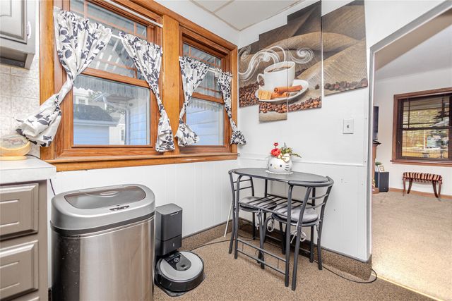 655 NW 43rd Avenue, Des Moines, IA 50313