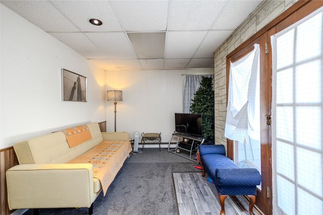 655 NW 43rd Avenue, Des Moines, IA 50313