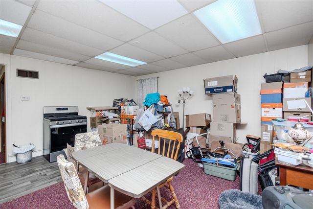 655 NW 43rd Avenue, Des Moines, IA 50313