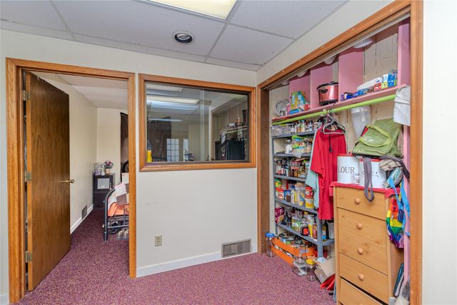 655 NW 43rd Avenue, Des Moines, IA 50313