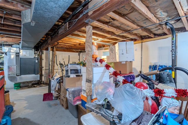 655 NW 43rd Avenue, Des Moines, IA 50313