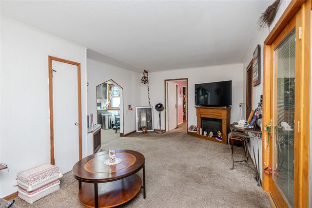 655 NW 43rd Avenue, Des Moines, IA 50313