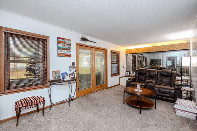 655 NW 43rd Avenue, Des Moines, IA 50313