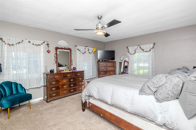 655 NW 43rd Avenue, Des Moines, IA 50313