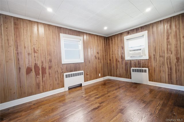 1641 Falmouth Avenue, New Hyde Park, NY 11040