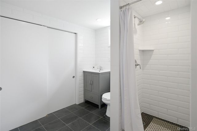 1641 Falmouth Avenue, New Hyde Park, NY 11040