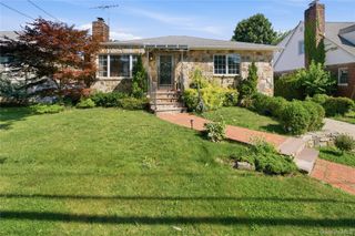 1641 Falmouth Avenue, New Hyde Park, NY 11040