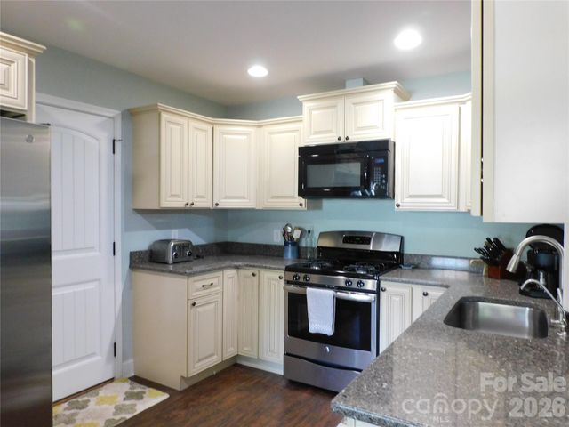 612 Red Hawk Way 57, Clover, SC 29710