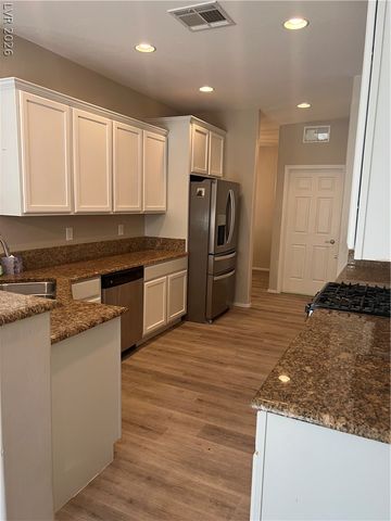 6092 Fox Creek Avenue, Las Vegas, NV 89122