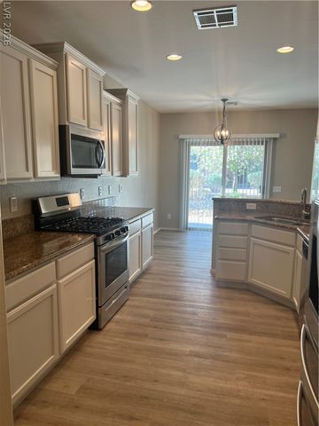 6092 Fox Creek Avenue, Las Vegas, NV 89122