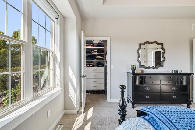 W125N11011 Strawgrass LANE, Germantown, WI 53022