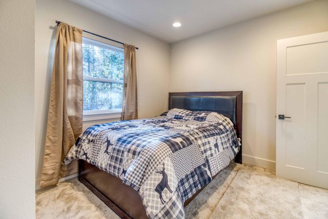 52624 Sunrise Boulevard, La Pine, OR 97739