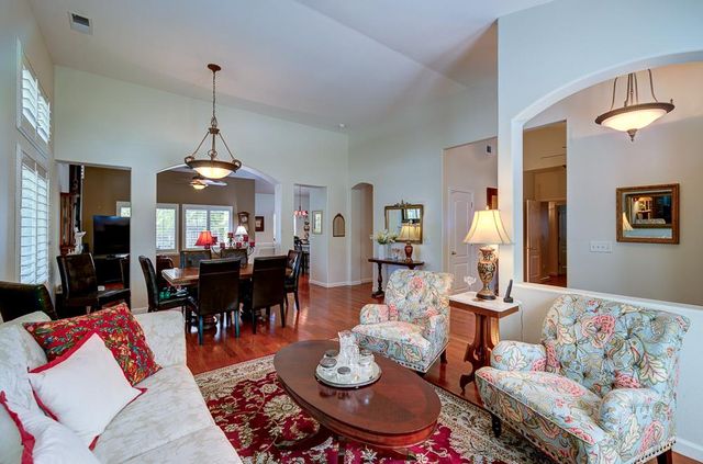 2168 E Pinehurst Avenue, Fresno, CA 93730