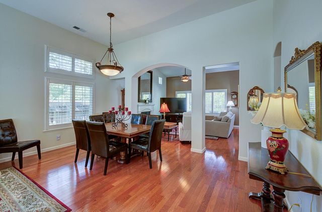2168 E Pinehurst Avenue, Fresno, CA 93730