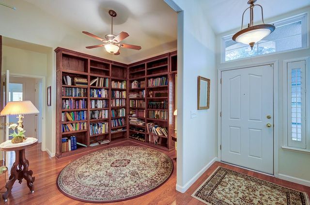 2168 E Pinehurst Avenue, Fresno, CA 93730