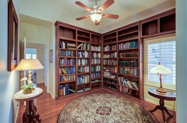 2168 E Pinehurst Avenue, Fresno, CA 93730