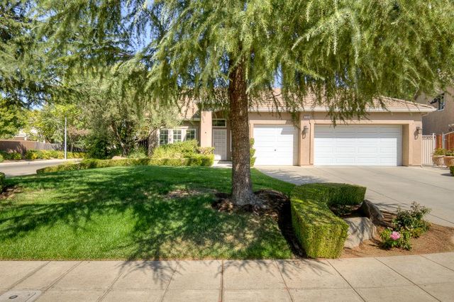 2168 E Pinehurst Avenue, Fresno, CA 93730