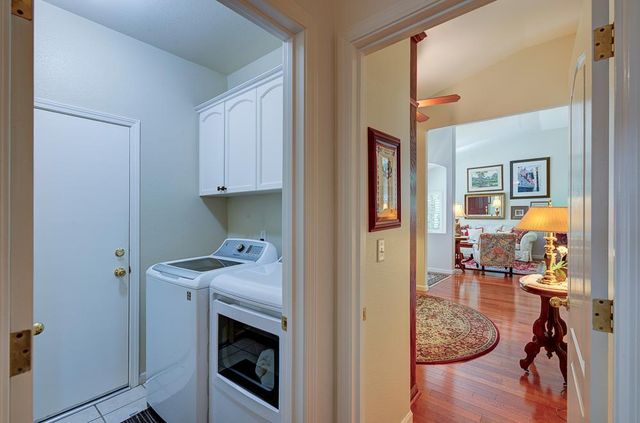 2168 E Pinehurst Avenue, Fresno, CA 93730