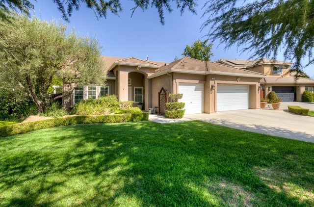 2168 E Pinehurst Avenue, Fresno, CA 93730