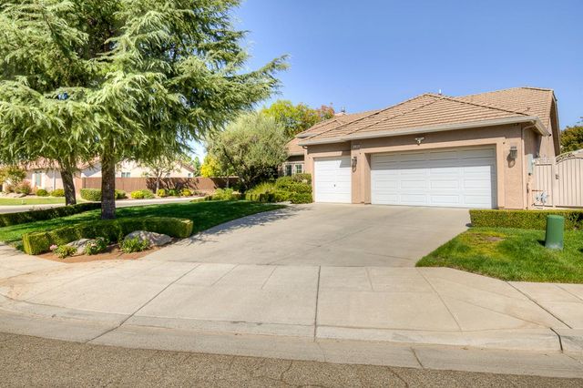 2168 E Pinehurst Avenue, Fresno, CA 93730