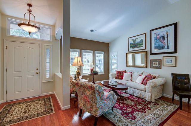 2168 E Pinehurst Avenue, Fresno, CA 93730