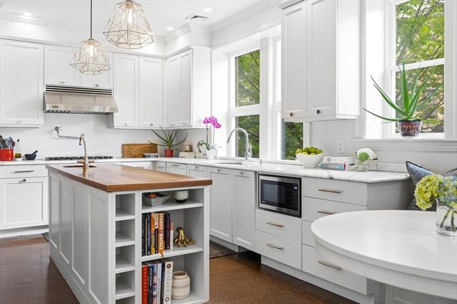123 Saint Paul St 1, Brookline, MA 02446