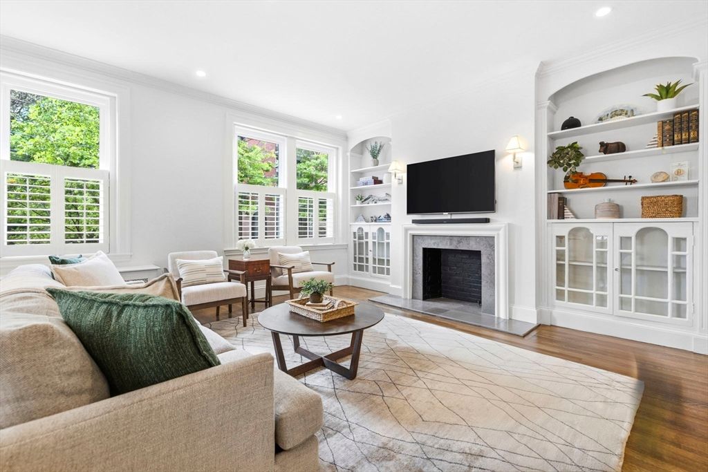 123 Saint Paul St 1, Brookline, MA 02446
