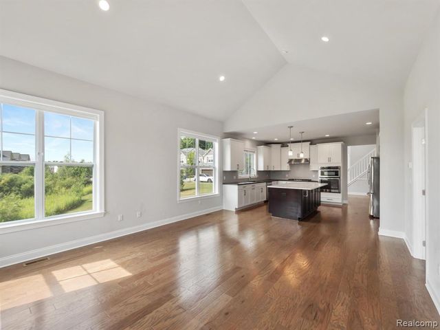 3017 N Spurway Drive, Ann Arbor, MI 48105