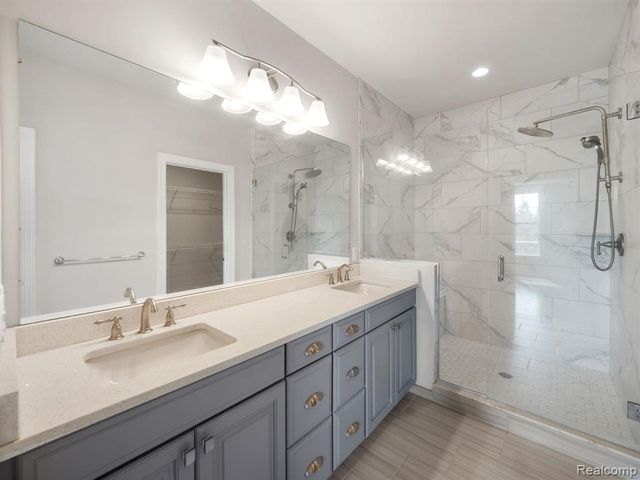 3017 N Spurway Drive, Ann Arbor, MI 48105