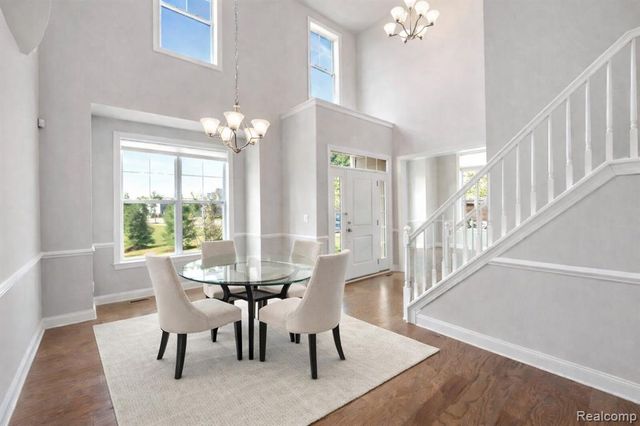 3017 N Spurway Drive, Ann Arbor, MI 48105