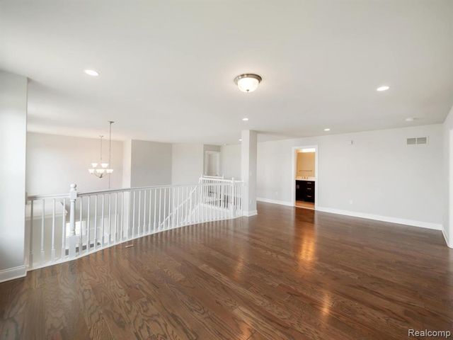 3017 N Spurway Drive, Ann Arbor, MI 48105