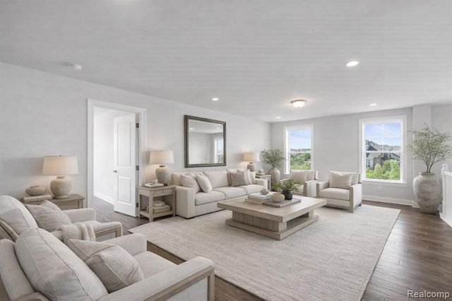 3017 N Spurway Drive, Ann Arbor, MI 48105