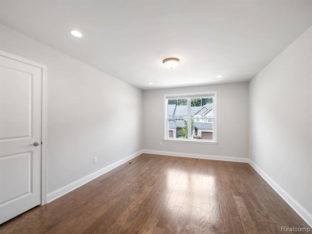 3017 N Spurway Drive, Ann Arbor, MI 48105