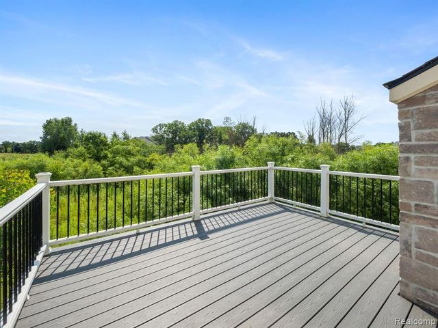 3017 N Spurway Drive, Ann Arbor, MI 48105