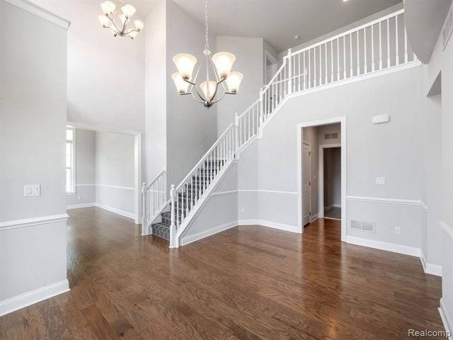 3017 N Spurway Drive, Ann Arbor, MI 48105